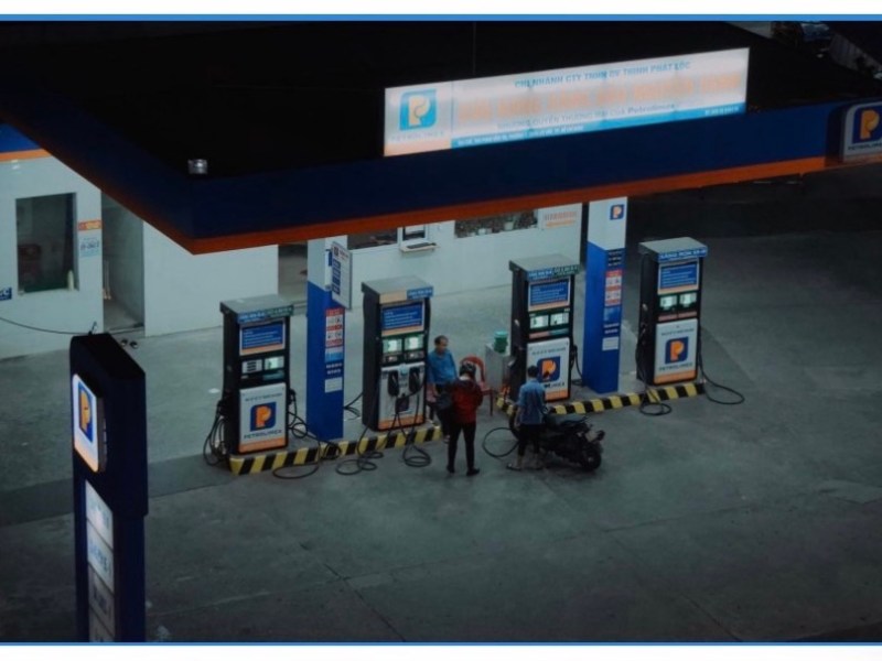 What Does $100-a-Barrel Oil Actually Mean for the Price of&nbsp;Gas?